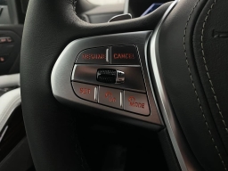 BMW X7 xDrive40i Sports Activity Vehicle 2026