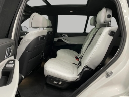 BMW X7 xDrive40i Sports Activity Vehicle 2026