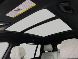 BMW X7 xDrive40i Sports Activity Vehicle 2026