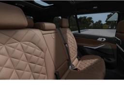 BMW X7 xDrive40i Sports Activity Vehicle 2027