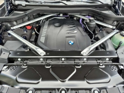 BMW X7 xDrive40i Sports Activity Vehicle 2027