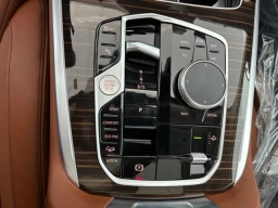 BMW X7 xDrive40i Sports Activity Vehicle 2027