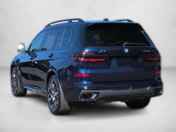 BMW X7 xDrive40i Sports Activity Vehicle 2026