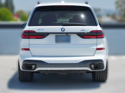 BMW X7 xDrive40i Sports Activity Vehicle 2027