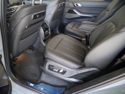 BMW X7 xDrive40i Sports Activity Vehicle 2027
