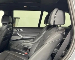 BMW X7 xDrive40i Sports Activity Vehicle 2027