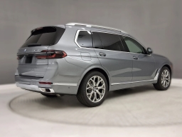 BMW X7 xDrive40i Sports Activity Vehicle 2026