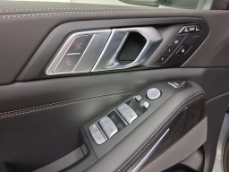 BMW X7 xDrive40i Sports Activity Vehicle 2026