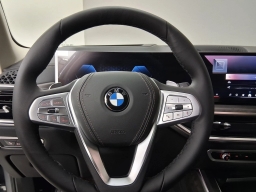 BMW X7 xDrive40i Sports Activity Vehicle 2026