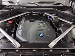 BMW X7 xDrive40i Sports Activity Vehicle 2026