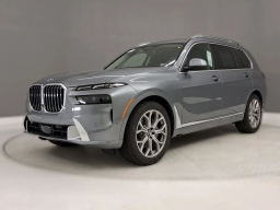 BMW X7 xDrive40i Sports Activity Vehicle 2026