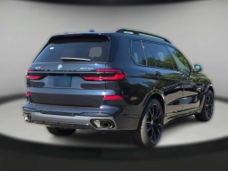 BMW X7 xDrive40i Sports Activity Vehicle 2027