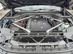 BMW X7 xDrive40i Sports Activity Vehicle 2027