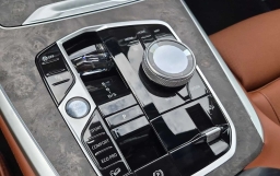 BMW X7 xDrive40i Sports Activity Vehicle 2027