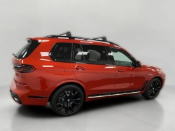 BMW X7 xDrive40i Sports Activity Vehicle 2026