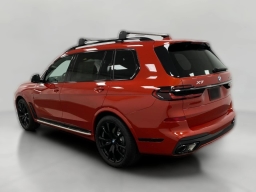 BMW X7 xDrive40i Sports Activity Vehicle 2026