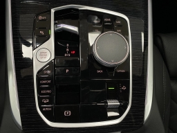 BMW X7 xDrive40i Sports Activity Vehicle 2026