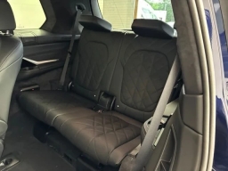 BMW X7 xDrive40i Sports Activity Vehicle 2027