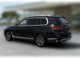 BMW X7 xDrive40i Sports Activity Vehicle 2027
