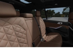 BMW X7 xDrive40i Sports Activity Vehicle 2027