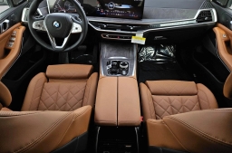 BMW X7 xDrive40i Sports Activity Vehicle 2026