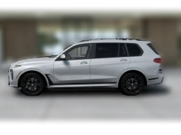 BMW X7 xDrive40i Sports Activity Vehicle 2027