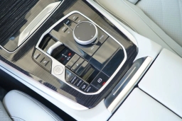 BMW X5 xDrive40i Sports Activity Vehicle 2026