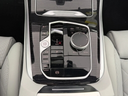 BMW X5 xDrive40i Sports Activity Vehicle 2026