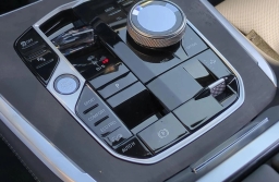 BMW X7 M60i Sports Activity Vehicle 2026