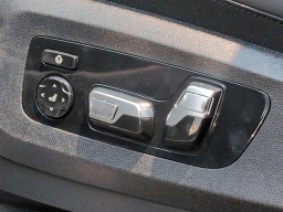 BMW X7 M60i Sports Activity Vehicle 2027