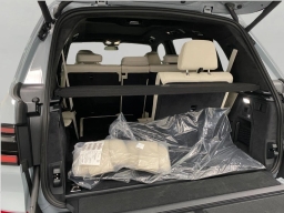 BMW X7 M60i Sports Activity Vehicle 2027