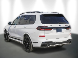 BMW X7 M60i Sports Activity Vehicle 2026