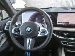 BMW X7 M60i Sports Activity Vehicle 2026