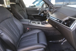 BMW X7 M60i Sports Activity Vehicle 2026