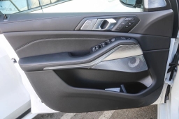 BMW X7 M60i Sports Activity Vehicle 2026