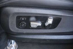 BMW X7 M60i Sports Activity Vehicle 2026