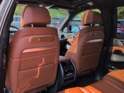 BMW X7 M60i Sports Activity Vehicle 2027