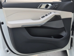 BMW X7 M60i Sports Activity Vehicle 2026
