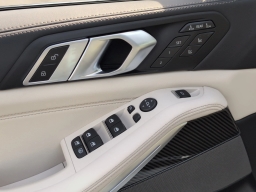BMW X7 M60i Sports Activity Vehicle 2026