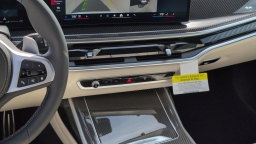 BMW X7 M60i Sports Activity Vehicle 2026