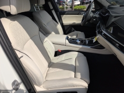 BMW X7 M60i Sports Activity Vehicle 2026