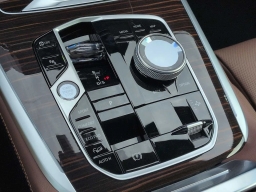 BMW X7 M60i Sports Activity Vehicle 2027