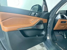 BMW X7 ALPINA XB7 Sports Activity Vehicle 2026