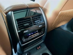 BMW X7 ALPINA XB7 Sports Activity Vehicle 2026