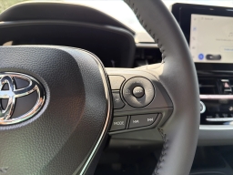 Toyota Corolla SE CVT (Natl) 2026