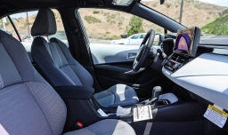 Toyota Corolla SE CVT (Natl) 2026