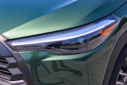 Toyota Corolla Cross XLE 2WD (Natl) 2026