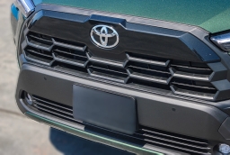Toyota Corolla Cross XLE 2WD (Natl) 2026
