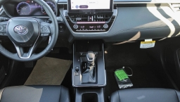 Toyota Corolla Cross XLE 2WD (Natl) 2026