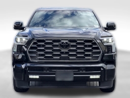 Toyota Sequoia Platinum 4WD (Natl) 2026